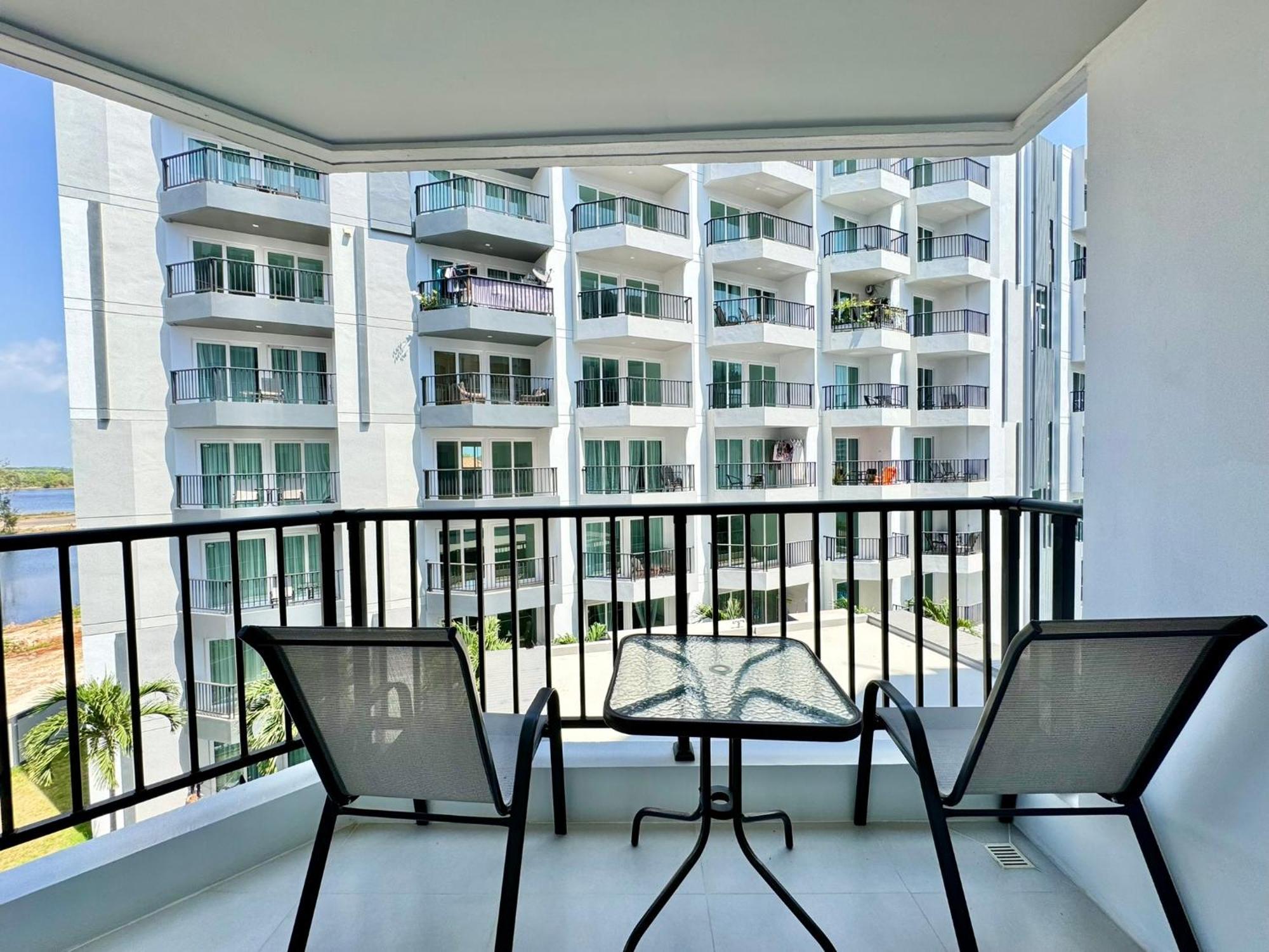 Mantra Beach Condominium Suite - Mae Phim Ban Tha Fat Buitenkant foto